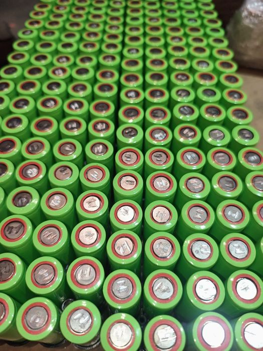 Акумулятори 3000mAh Tesla 18650 23рік панасонік + стальний