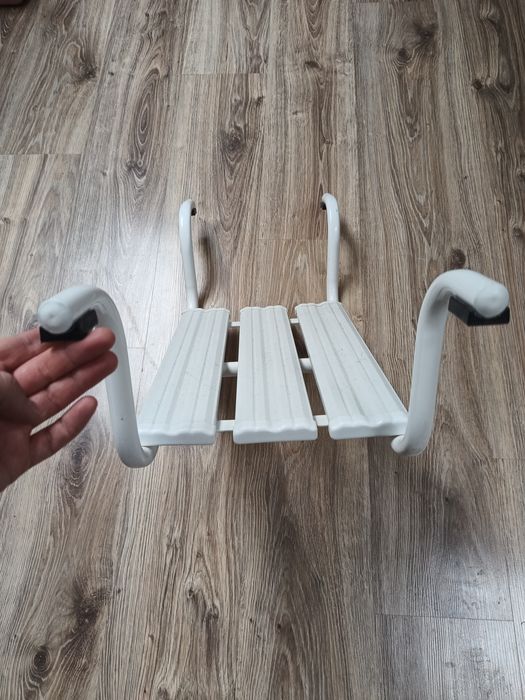 Siedzisko do wanny białe metal plastik  guma wygodne