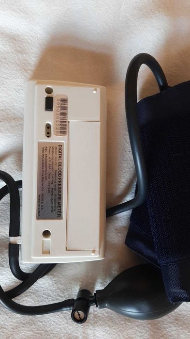 Тонометр AND UA-701, ТЕСН-МЕD SE-310A.