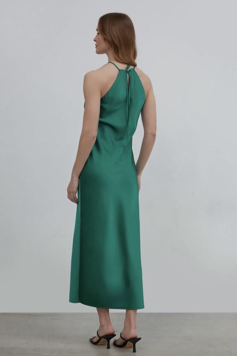 НОВА зелена атласна сукня s-m бренд must have