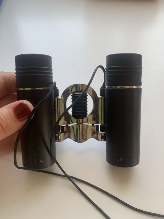 компактний бінокль Tasco 8x21 зазвичай