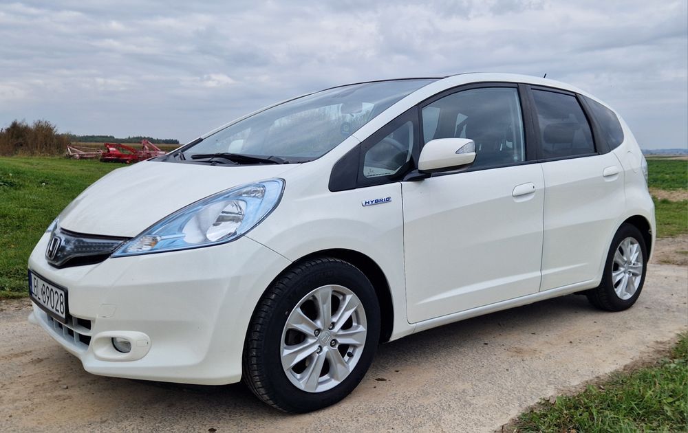Honda Jazz Hybrid bardzo niski przebieg !