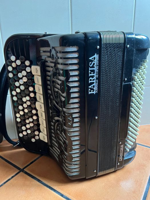 Acordeão Farfisa Scandalli