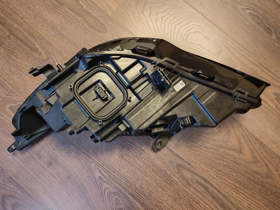 Reflektor full led Intelilux Astra K prawy