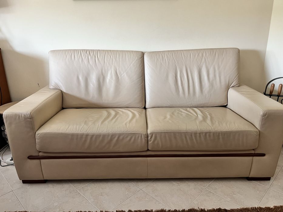 Conjunto Sofá pele+Cadeirão