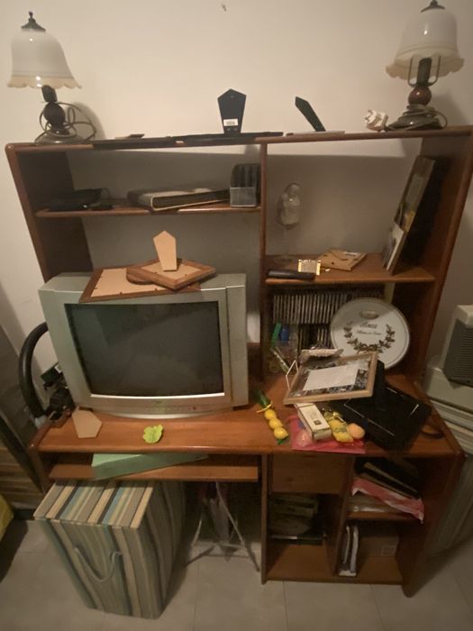 Secretaria em Pinho Macico