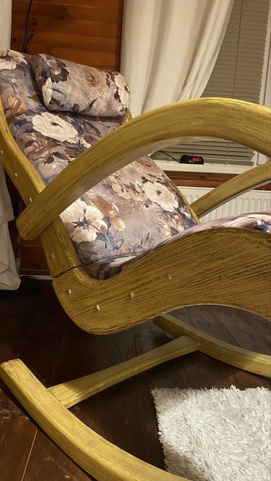 Крісло - качалка  з підголовником