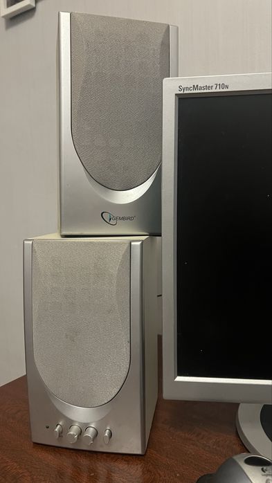 Монітор Samsung; Колонки; камери