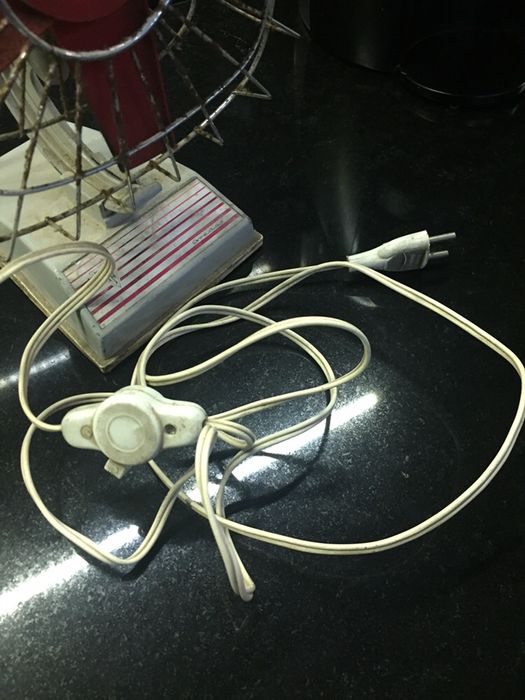 Ventoinha pequena vintage toda em ferro