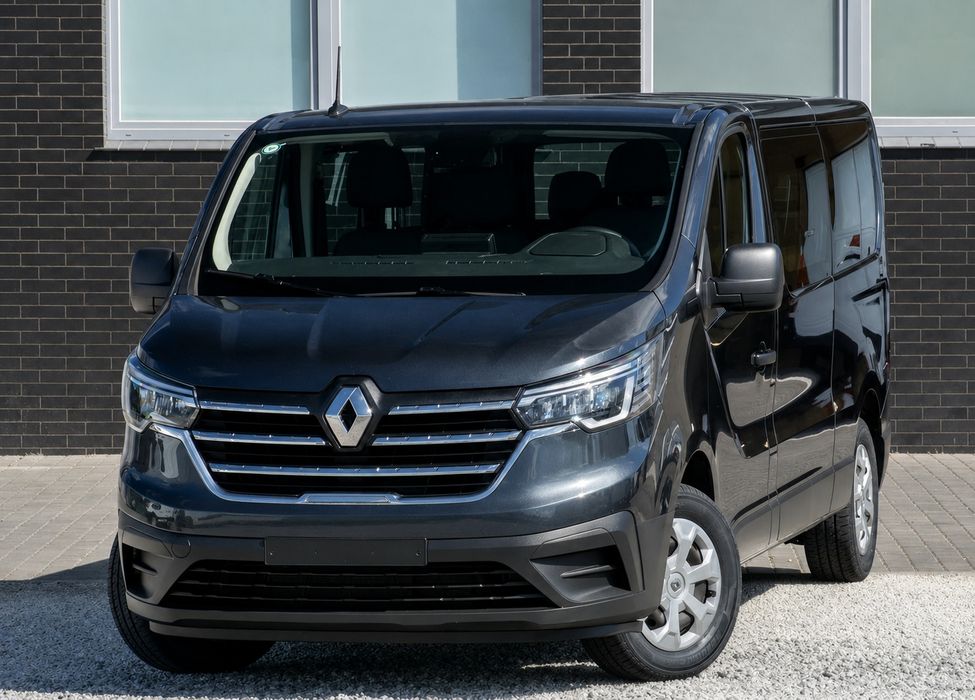 Wynajem busa 9-osobowego – Renault Trafic 2023