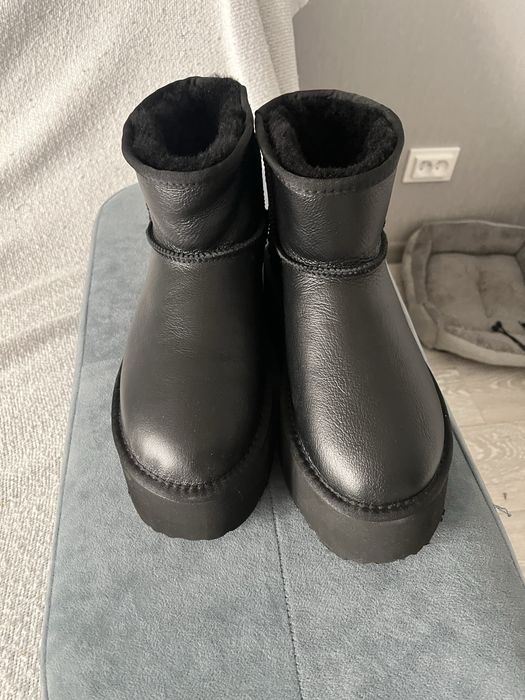 Продам угги натуральные Attizzare