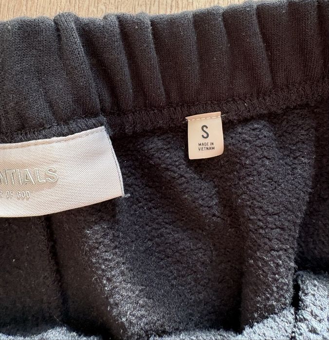 Spodenki Essentials