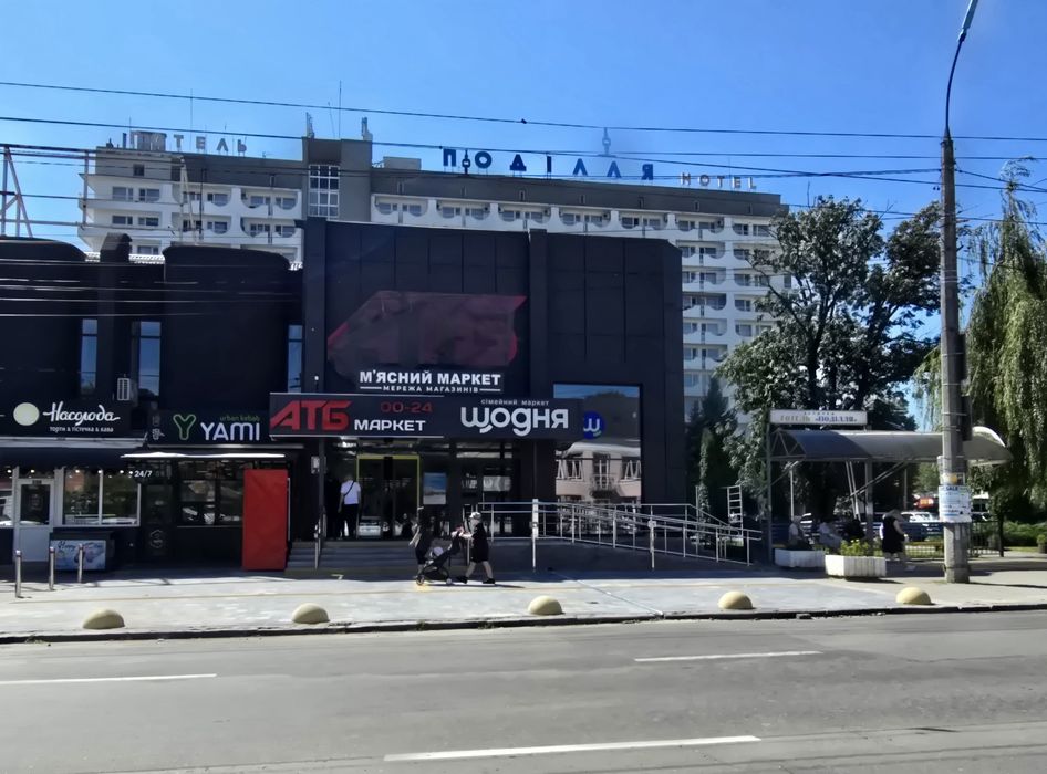 Центр. Фасадне приміщення!