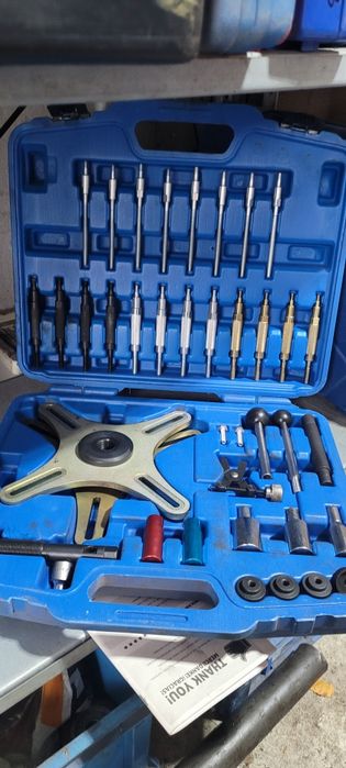 Wyposażenie warsztatu, blokady rozrządu, narzędzia i dużo części