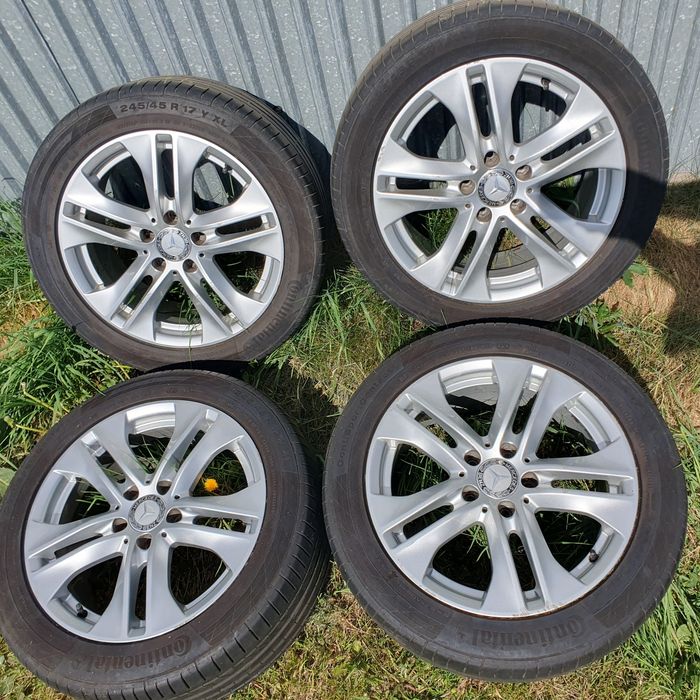 Oryginalne Mercedes 8jx17 5x112 opony 245 45 17 z 2021r