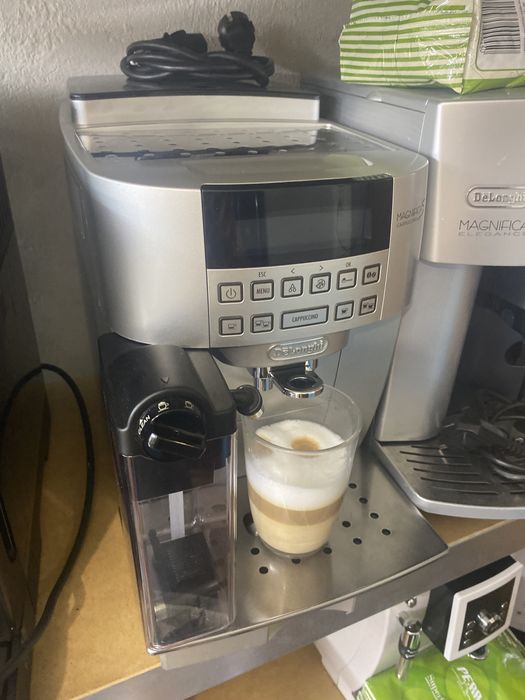 Кофемашина Delonghi,кавомашина delonghi,philips,saeco кавоварка saeco