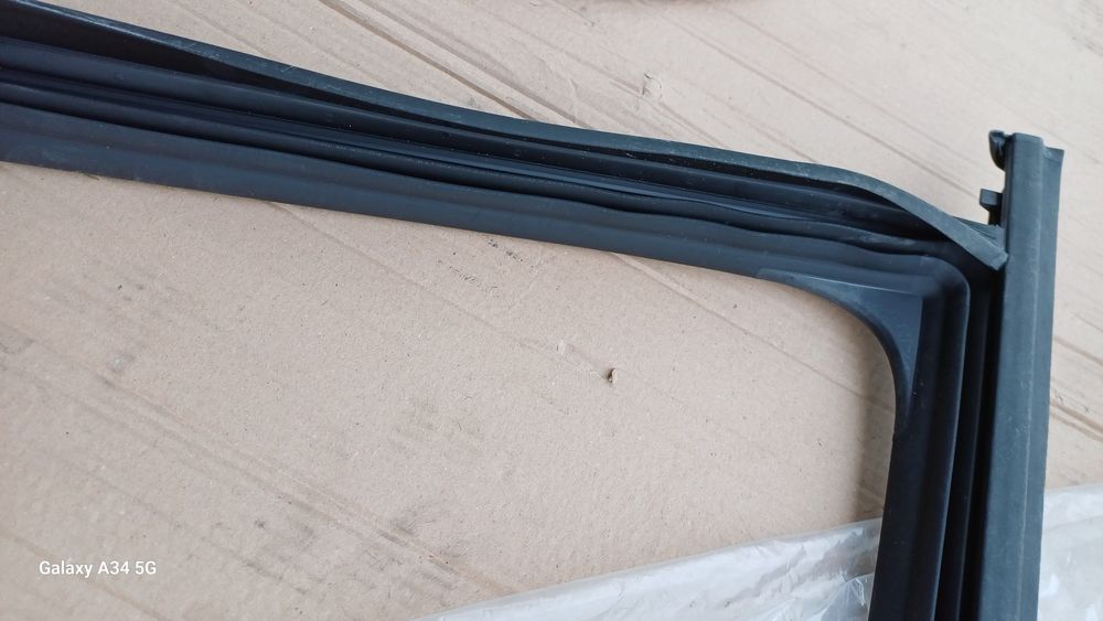 Uszczelka drzwi renault twingo lll 15r