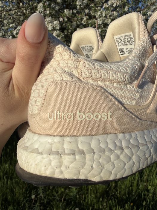 Жіночі кросівки Adidas