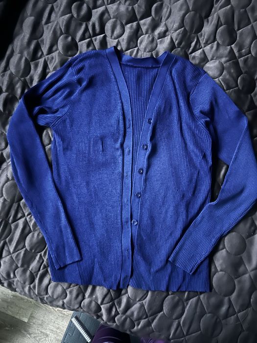 Niebieski sweterek zapinany dlugi rekaw kardigan