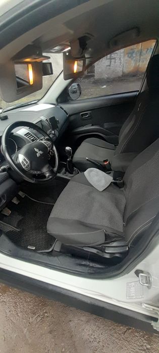 Mitsubishi оутлендр хІ