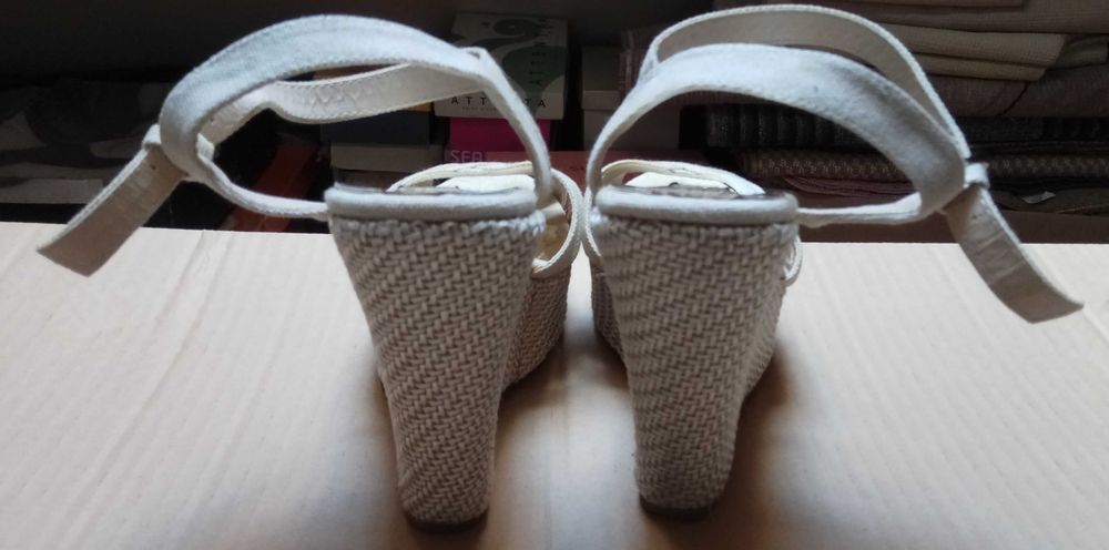 Lindas Sandálias Plataforma Bege - Tamanho 37 - Usadas 2x!