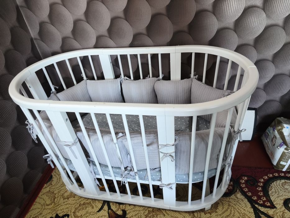 Продам ліжечко дитяче 5 в 1 на шарнірах.