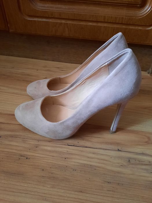 Buty damskie na obcasie Buffalo