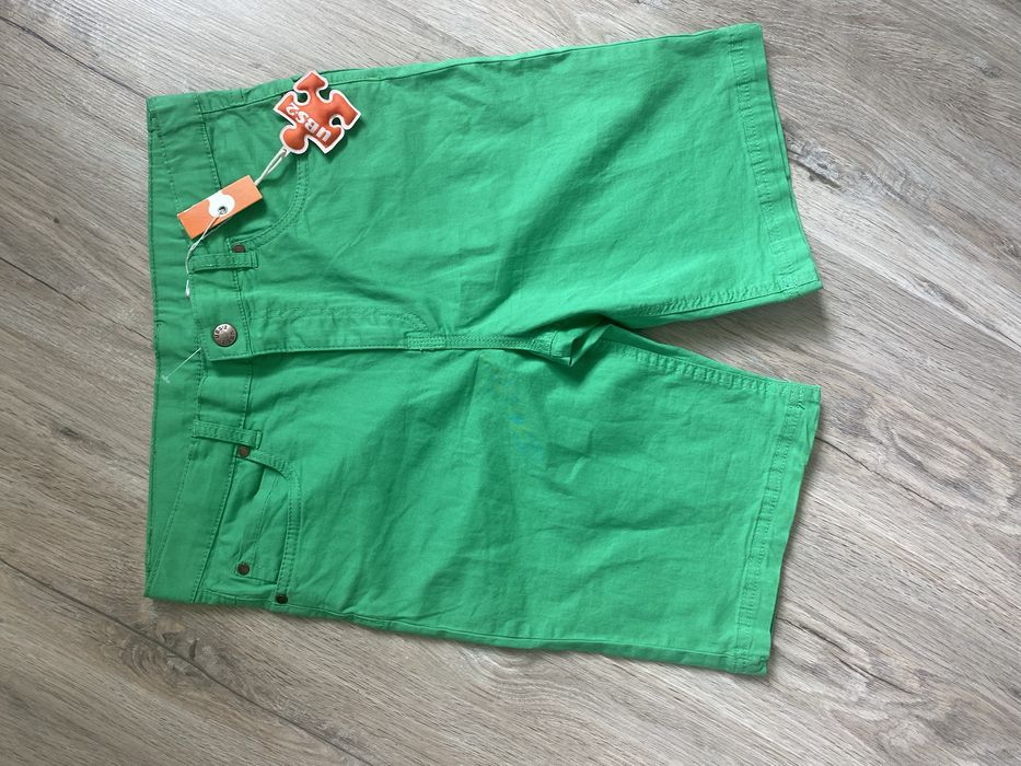 Дуже стильні шорти фірми UBS.2