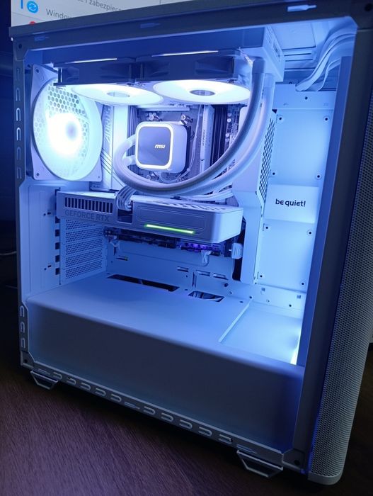 Komputer Gamingowy White Ryzen 7 7700 RTX 5060 32GB RAM DDR5