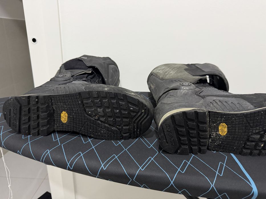 Botas revit gtx como novas usadas 2 x n 42  botas de previ novo 600 euros