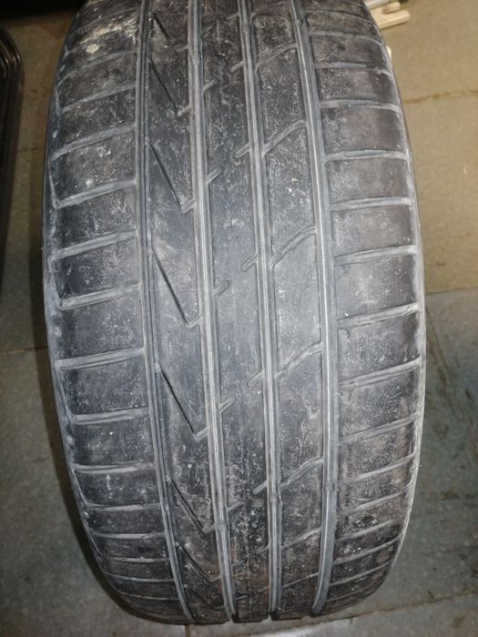 Pneu 225 / 50 / R 17 hankook
