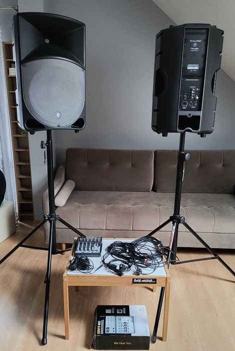 Mackie Thump TH-15A, BEHRINGER XENYX 802, statywy + kable - ZESTAW