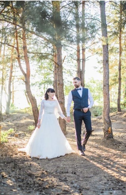 Весільна сукня з фатою та кільцями ( невеликого діаметру)