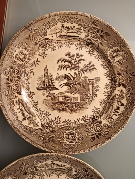 Porcelana Antiga Rara Pratos Rasos Real Fábrica de Sacavém BHS. &Cta*