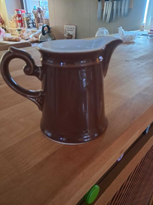 Dzbanek-mlecznik porcelanowy stary