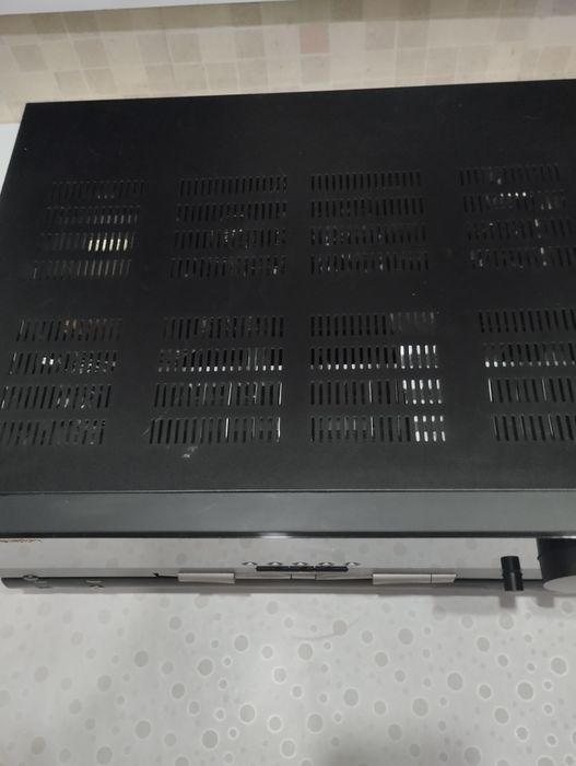 Ресивер Harman-Kardon.