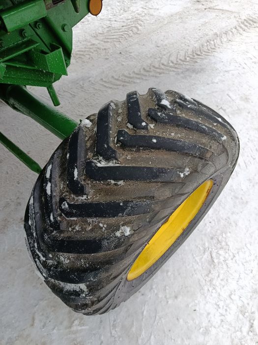 Комбайн John Deere 1042