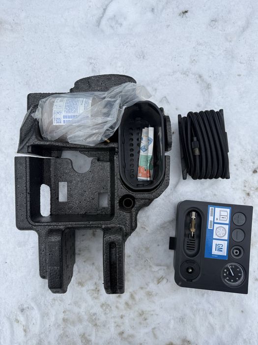 Оригінальний штатний компресор для підкачки шин Опель Зафіра Б