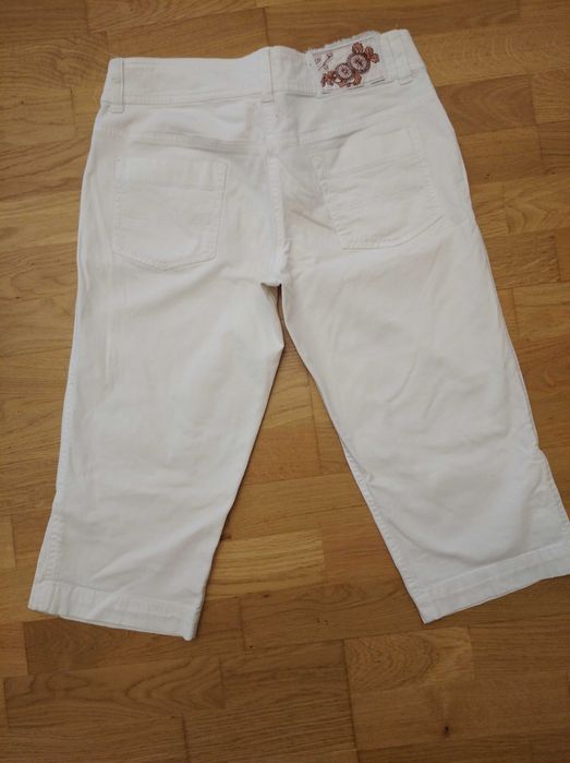 Spodenki damskie Clockhouse 36 białe rybaczki spodnie
