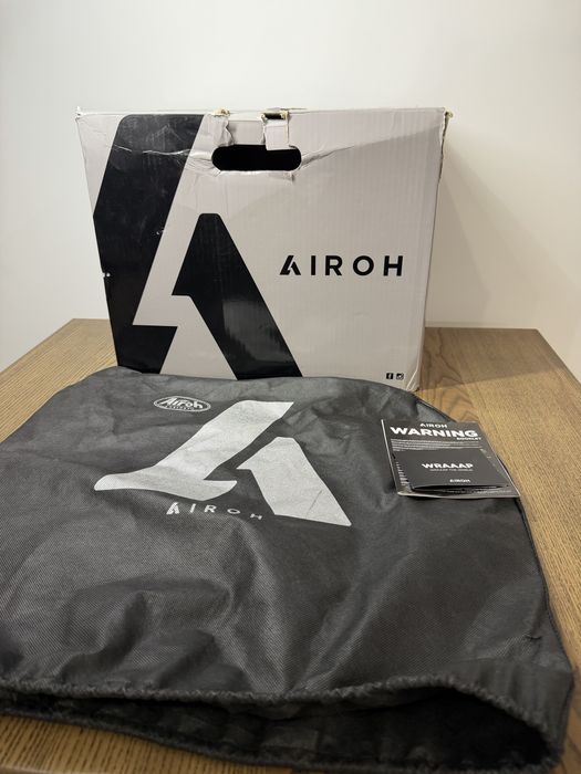 Kask Motocyklowy Airoh z goglami 100%, roz. XL