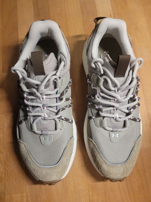 Sneakersy Męskie UNDER ARMOUR  beżowy  rozm. 42,5