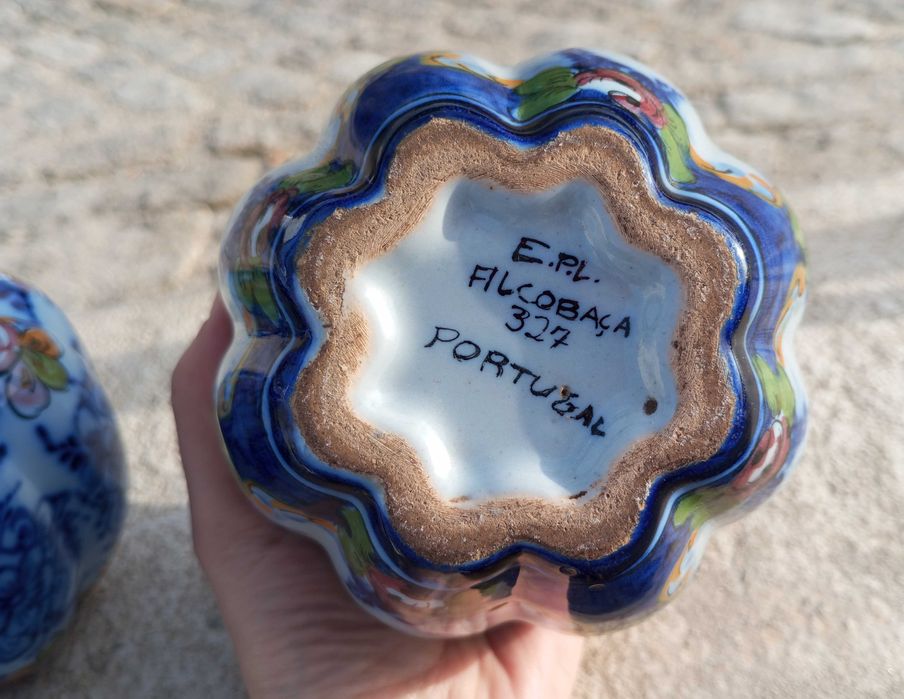 Antigas jarras em faiança E.P.L. Alcobaça