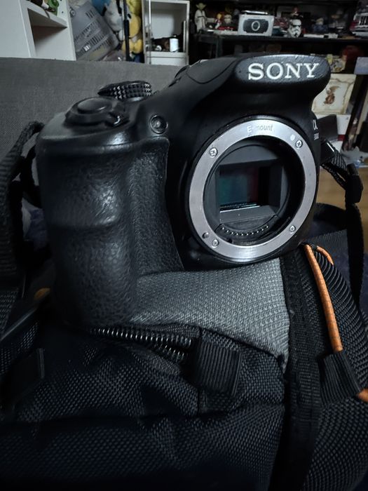 Aparat Sony ILCE-3000 (Sony Alpha A3000) – bardzo dobry stan
