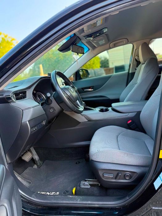 Toyota Venza      2021