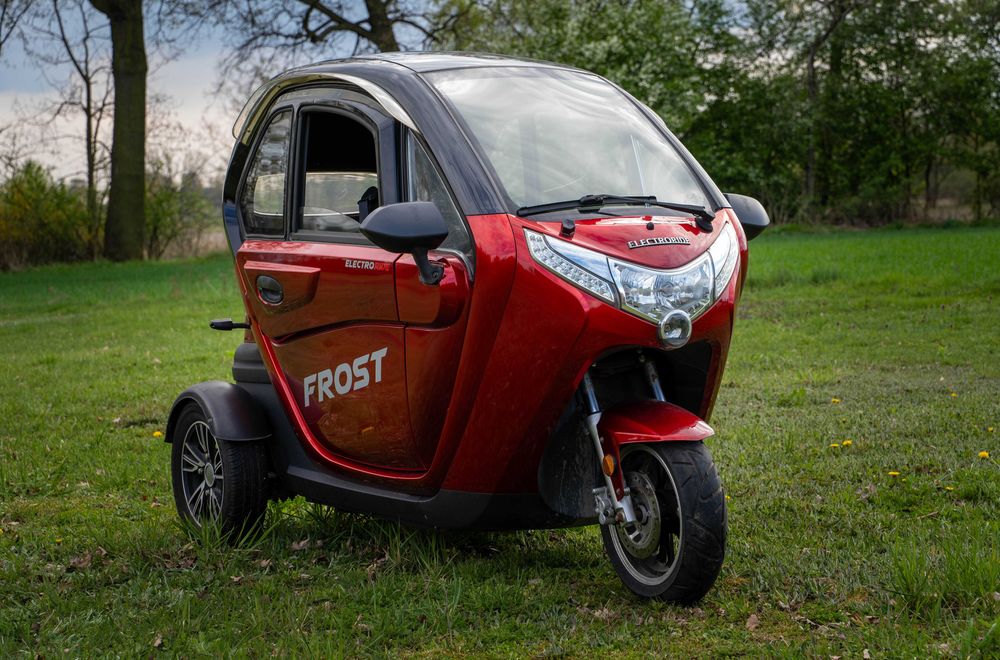 Skuter elektryczny Frost trójkołowy