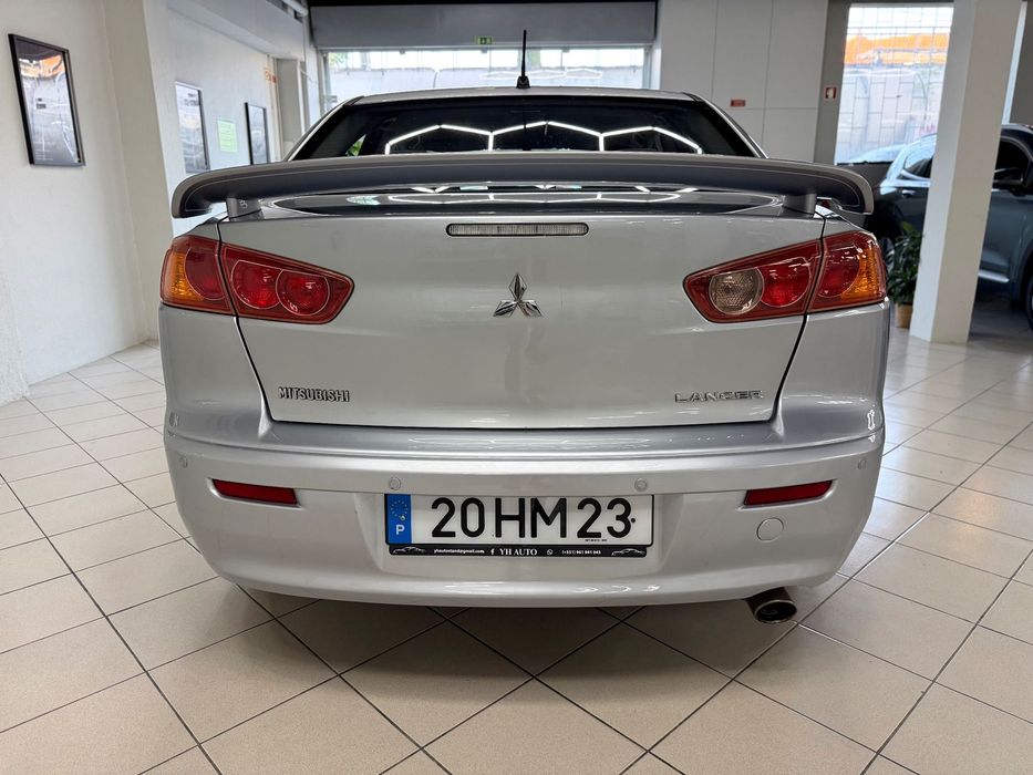 Mitsubishi Lancer 1.5 Invite