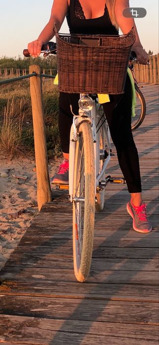Bicicleta cesta mulher excelente estado