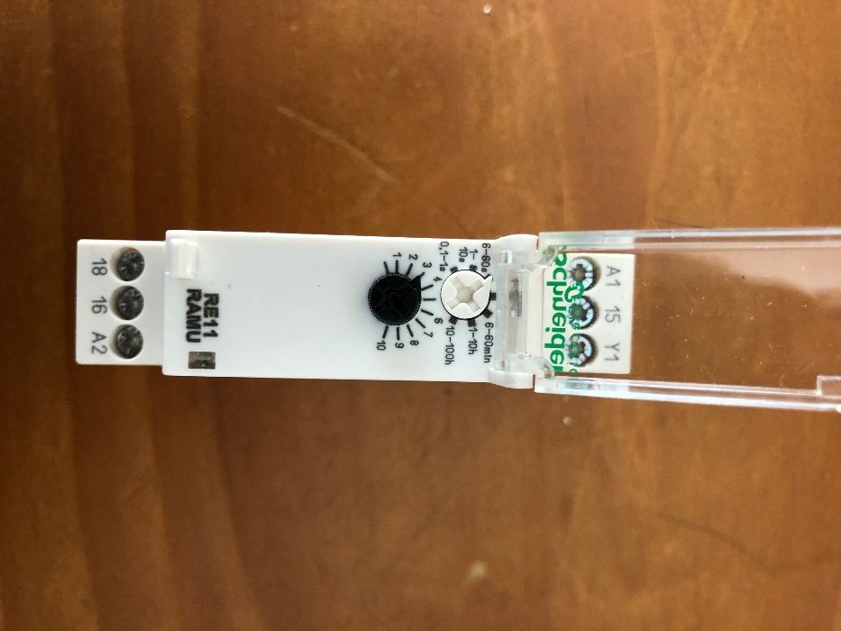 Schneider RE11RAMU Timer Relay64586204617601122