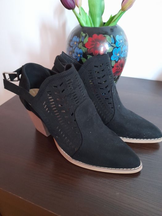 Eleganckie buty damskie.