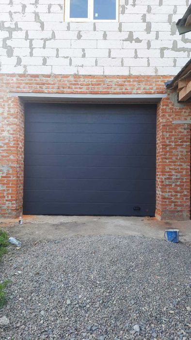 Підйомні ворота. Секционные ворота